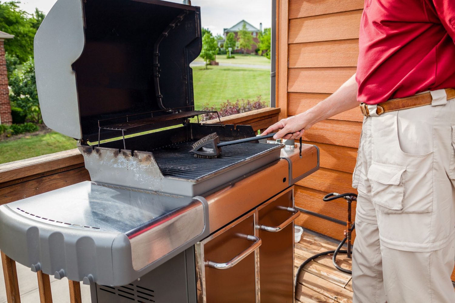 The Right Way To Clean Your Gas Grill and Why You Should Do It